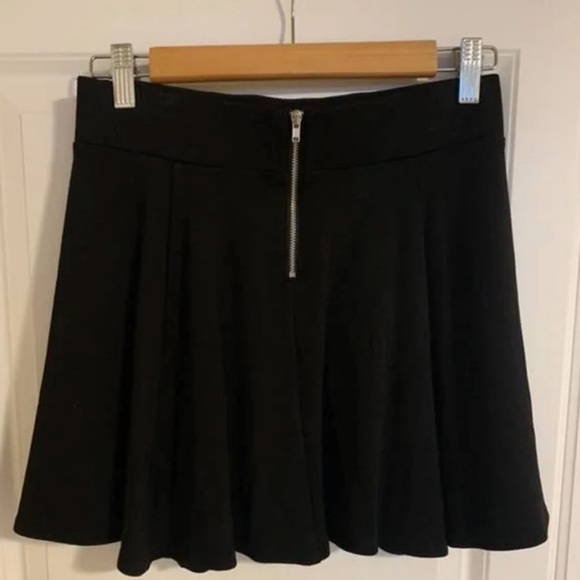 Black skirt3 for 30$ - Picture 4 of 5